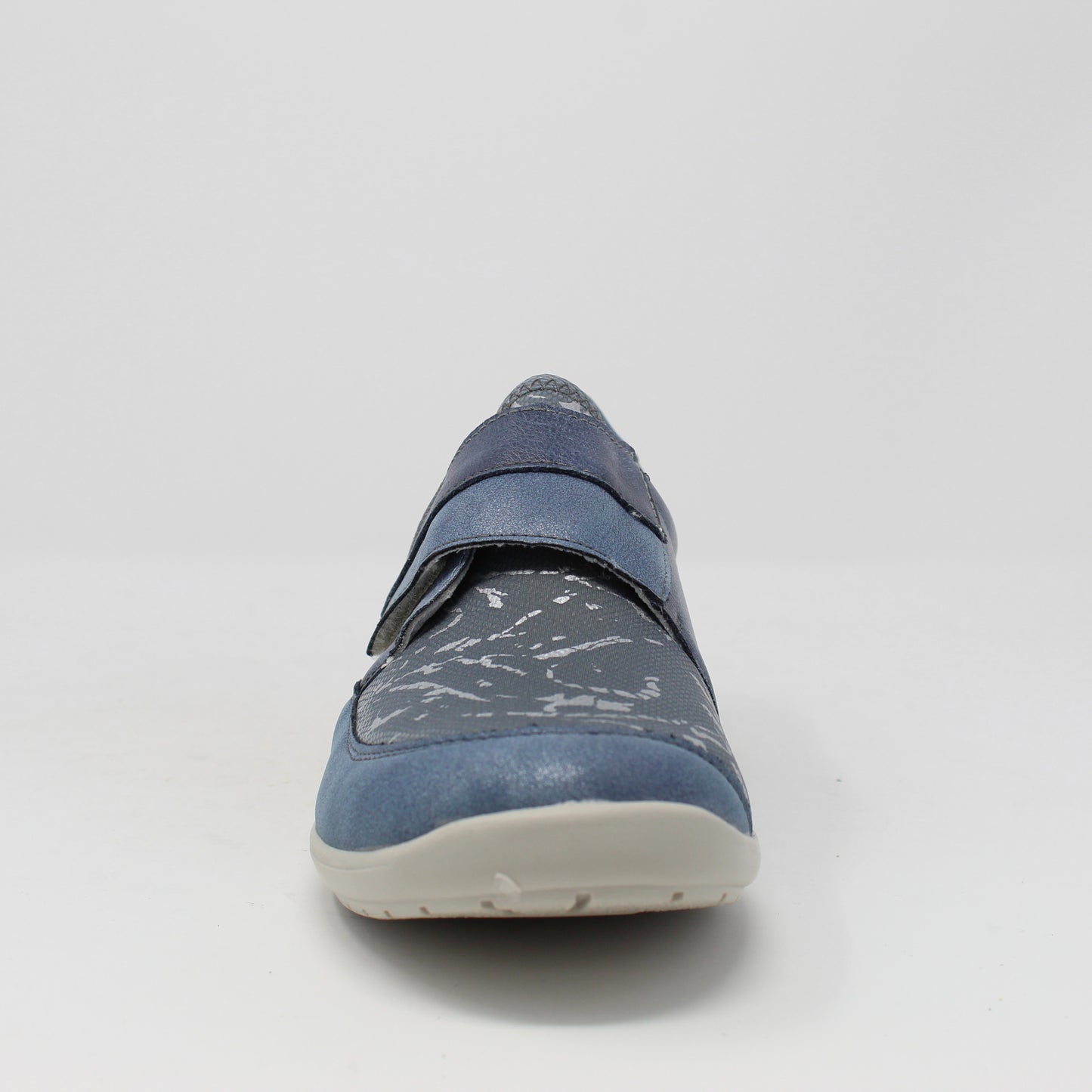 R7600