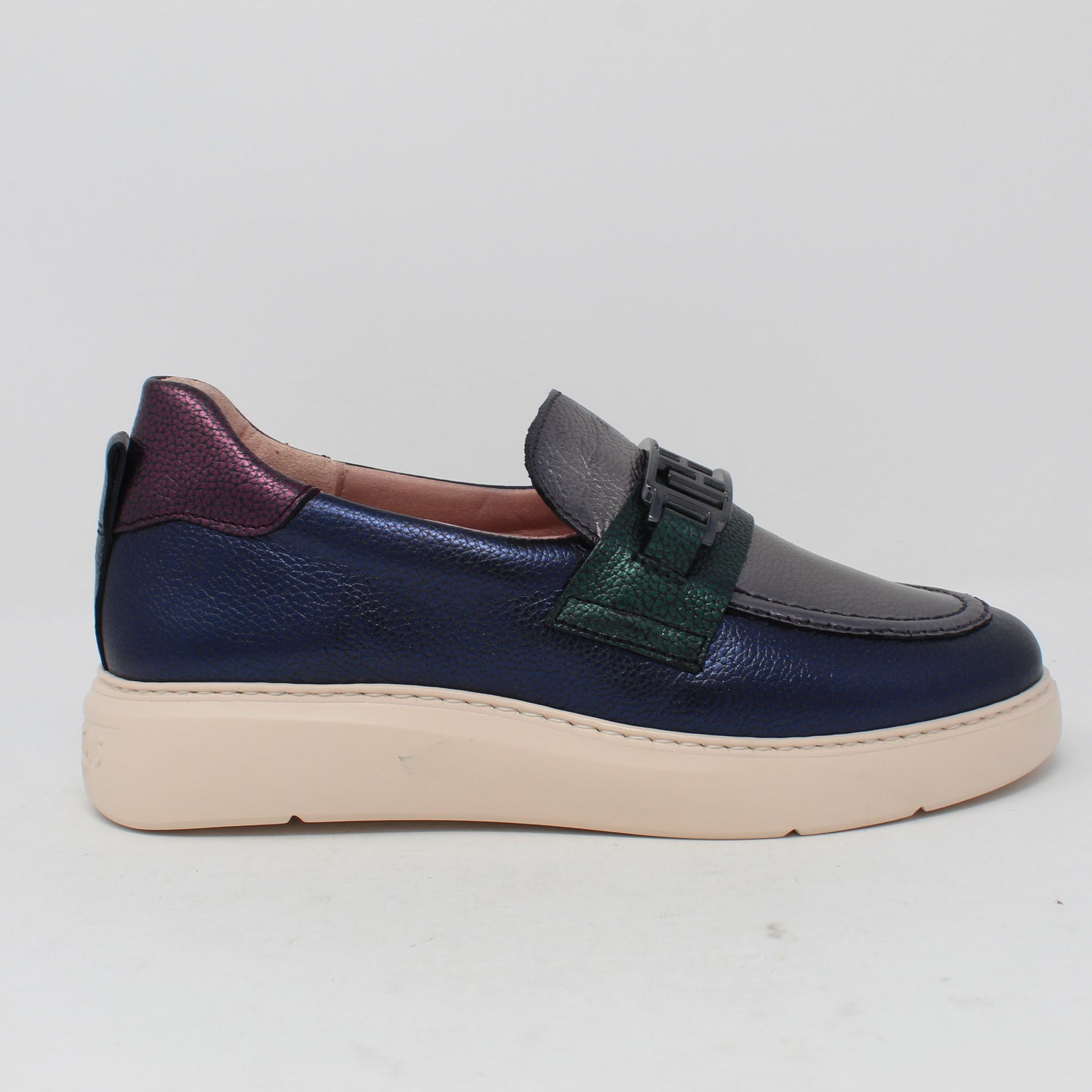 Oceania-I24 Shoe