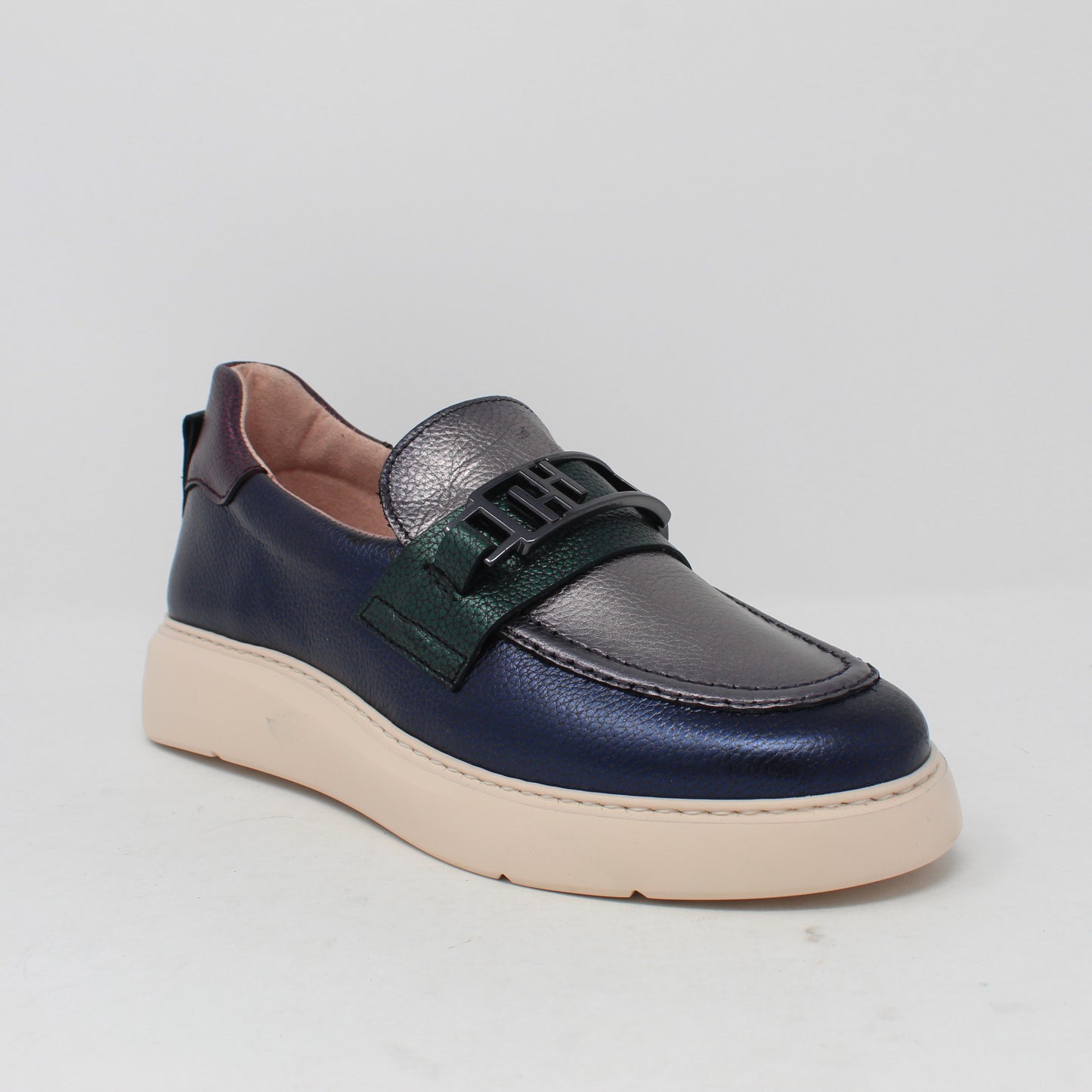 Oceania-I24 Shoe