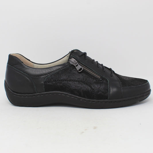 Henni Lace