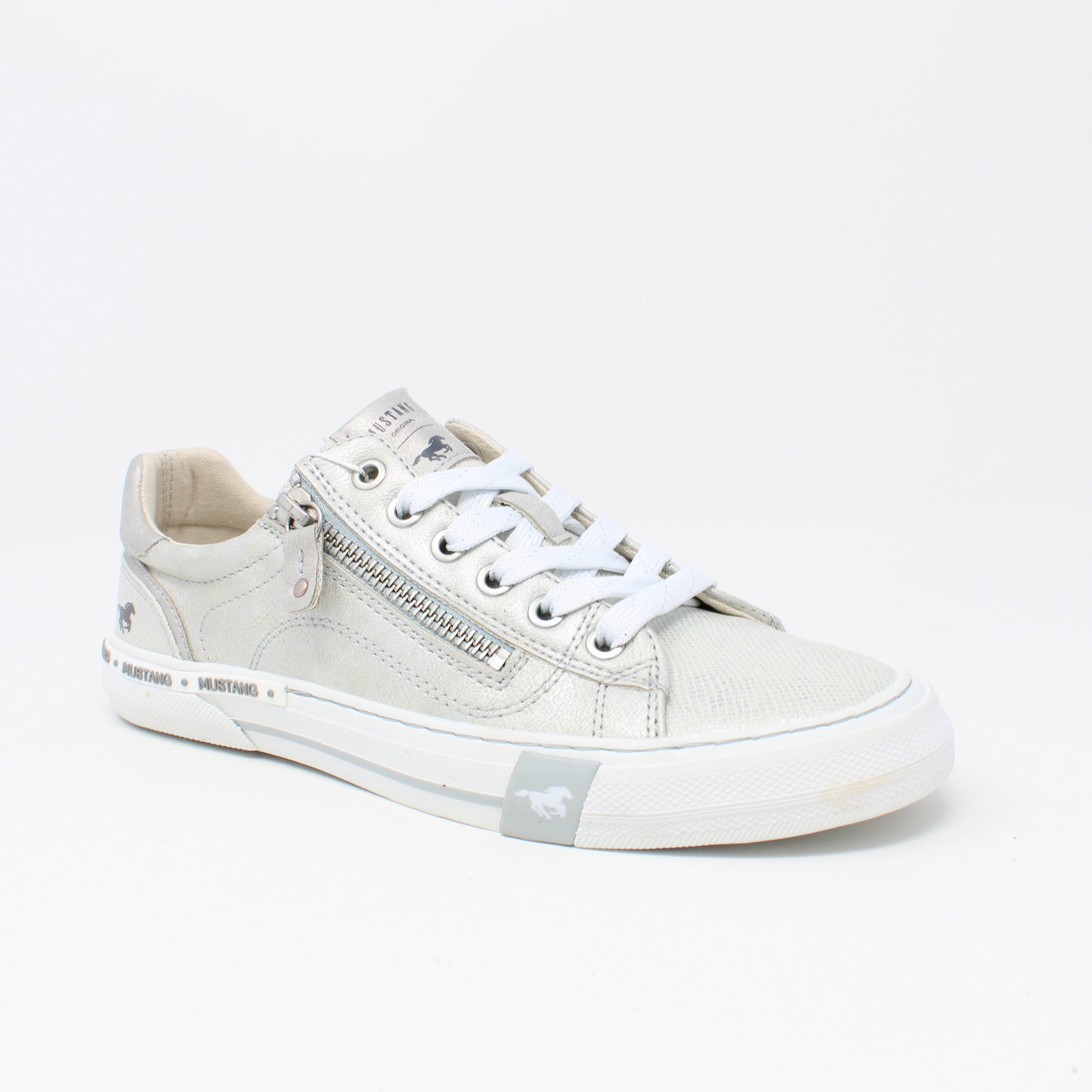 1353308Silver